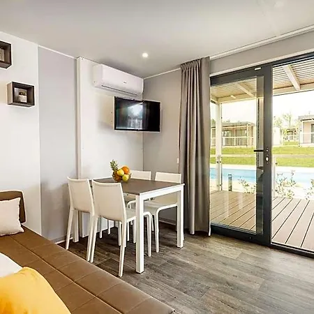 Otel Mobile Homes Santa Marina, Lanterna