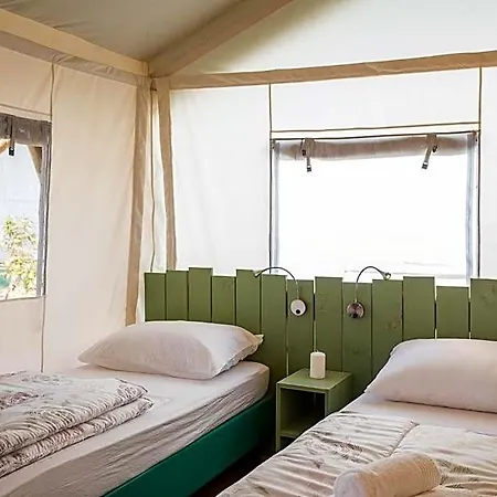Mobile Homes Santa Marina, Lanterna بوريتش