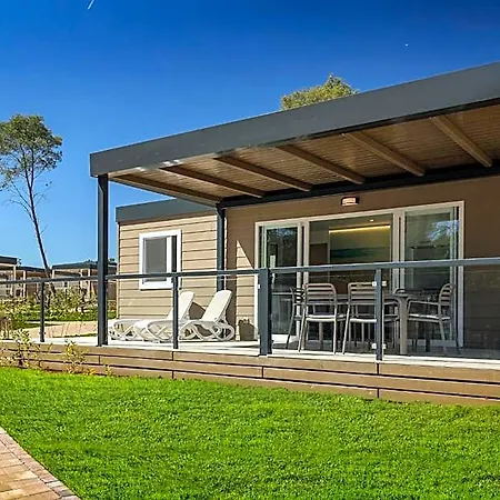 Mobile Homes Santa Marina, Lanterna بوريتش