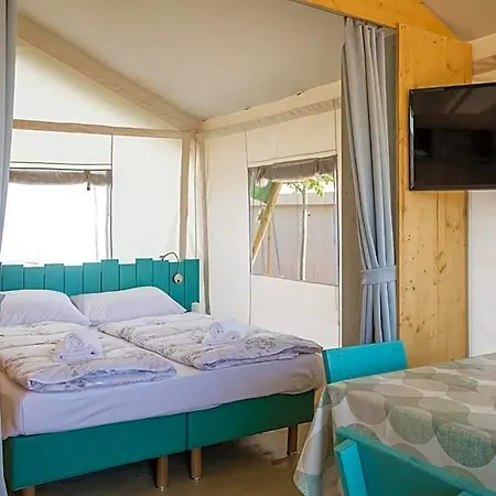 Mobile Homes Santa Marina, Lanterna بوريتش